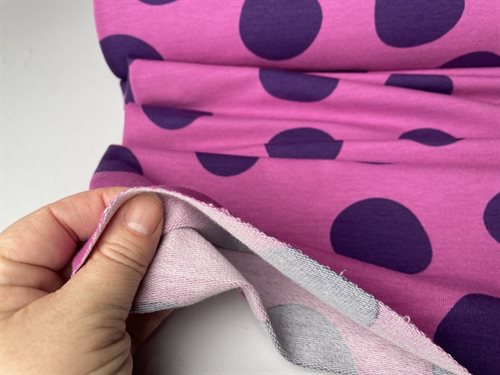 Isoli - varm pink med store lilla bomber